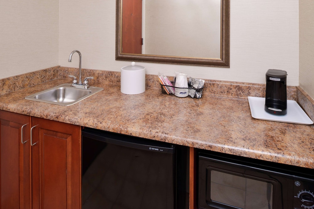 Hampton Inn & Suites Wilmington - photo 31