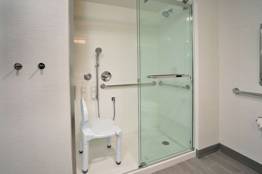Hampton Inn Union City - photo 15