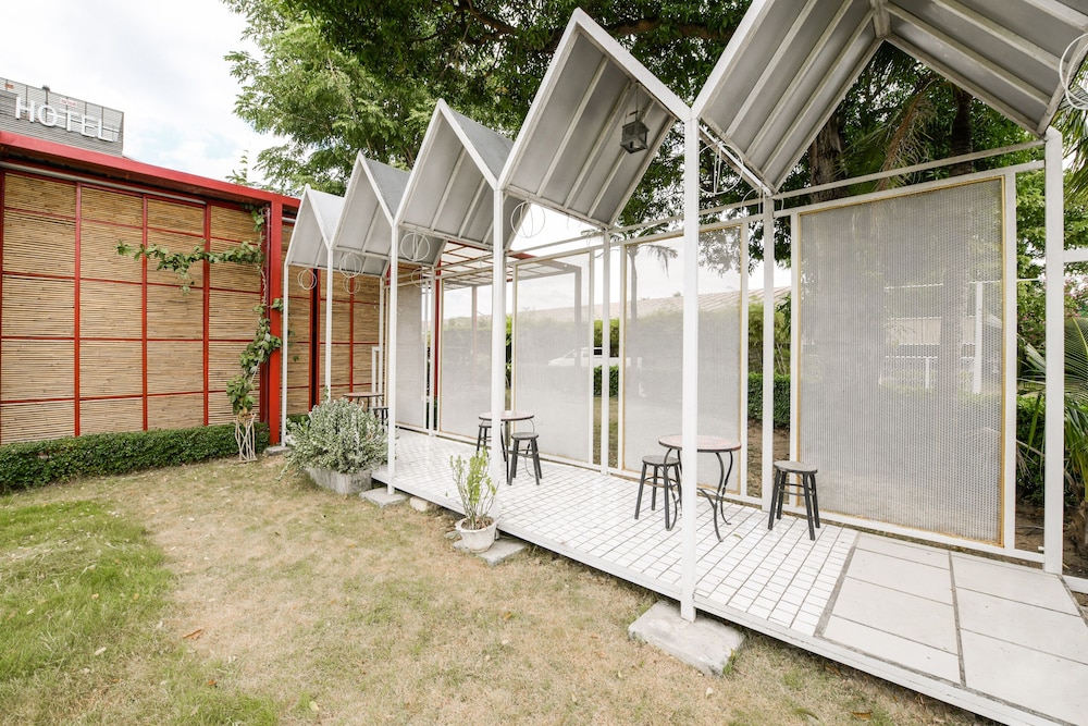 OYO Garfield Resort Pranburi in Sam Roi Yot, Thailand