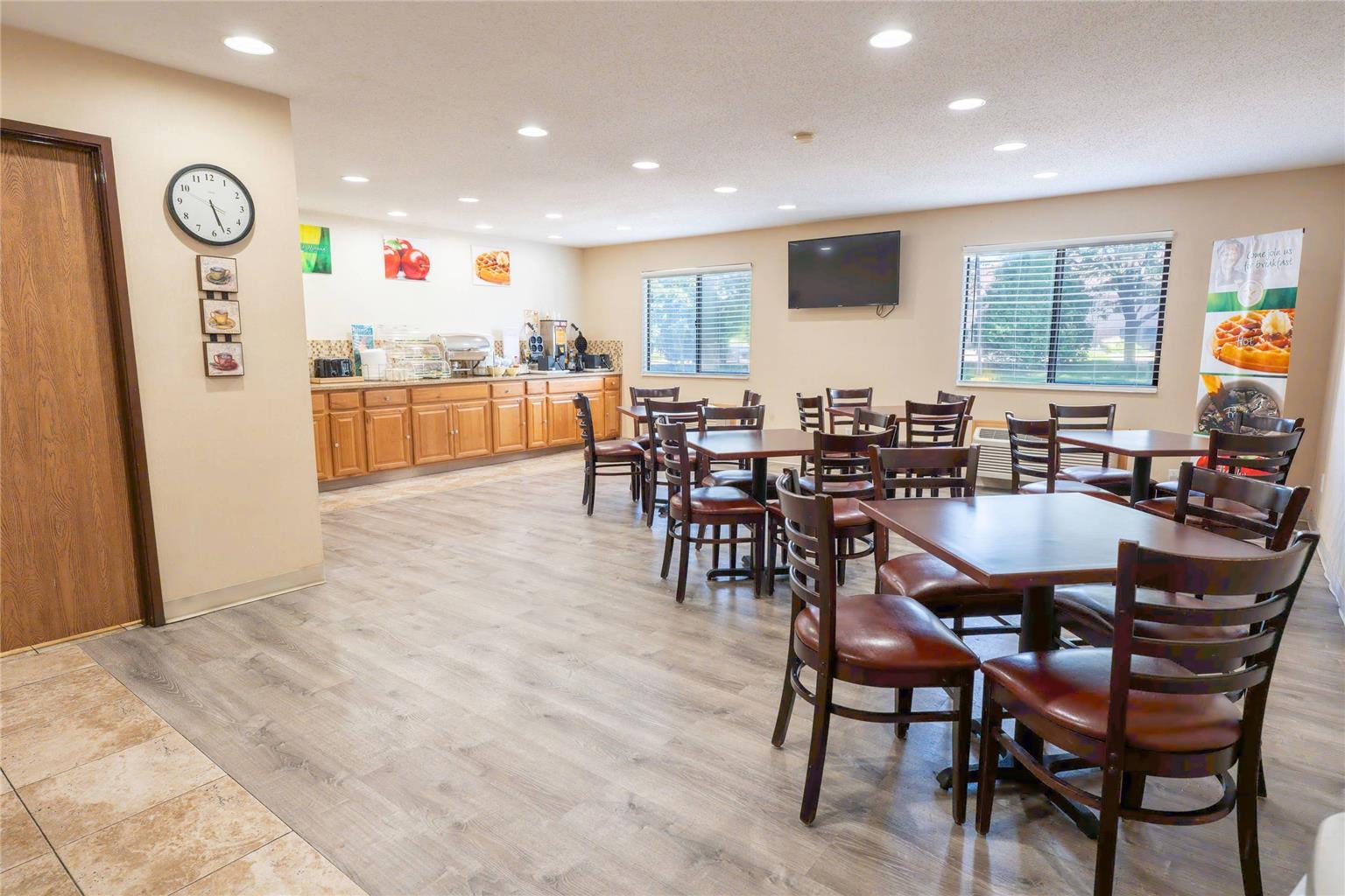 Quality Inn & Suites Sun Prairie Madison East - photo 16