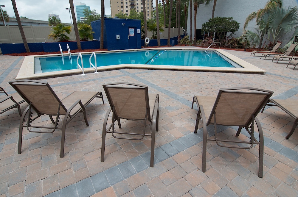 Southbank Hotel by Marriott Jacksonville Riverwalk - photo 18