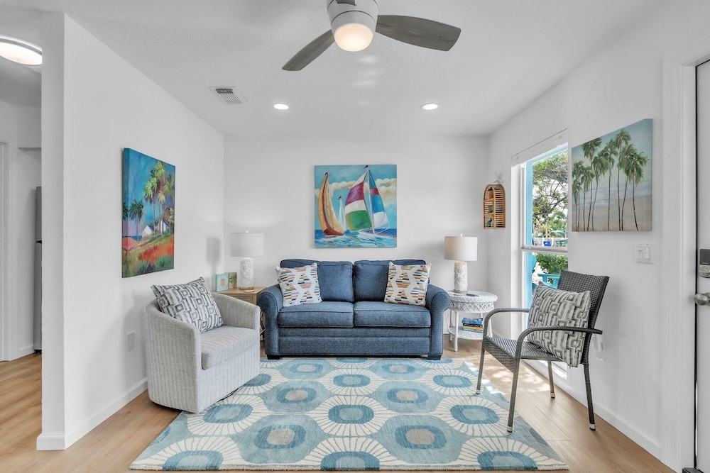 Minnow 1 Cabin — 4-Star Luxury Hotel in Anna Maria, United States
