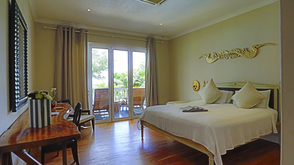 Chateau Elysium — Beau Vallon — photo 3