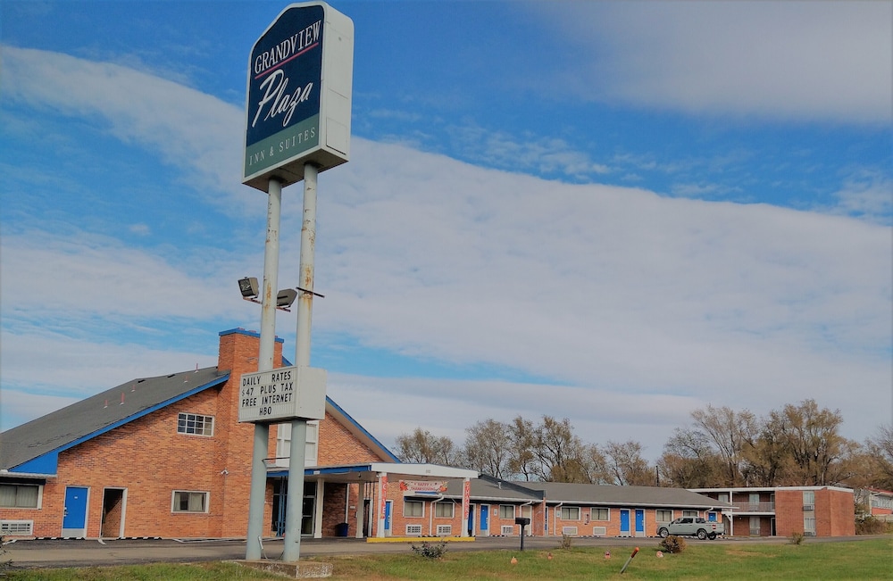 Grand View Plaza Inn & Suites - photo 97