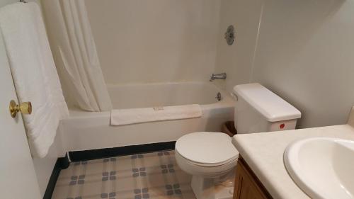 Borealis Inn - photo 3