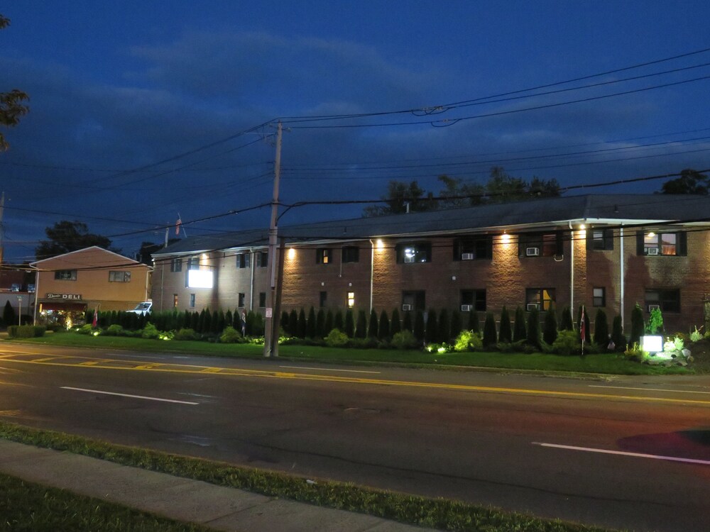 Central Motel Court Yard - photo 127