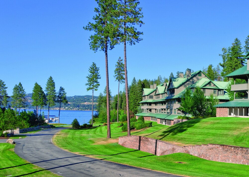 WorldMark Arrow Point - carbon neutral hotel in Harrison