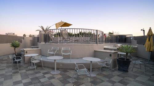 Luxury Hollywood Walk of Fame — 4-Star Luxury Hotel in Los Angeles, United States