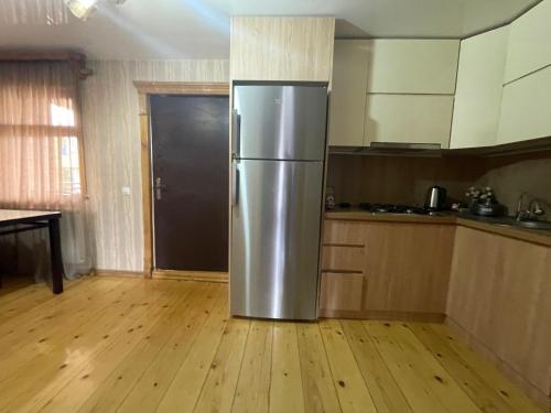Isolated second floor for rent with separate kitchen and bathroom