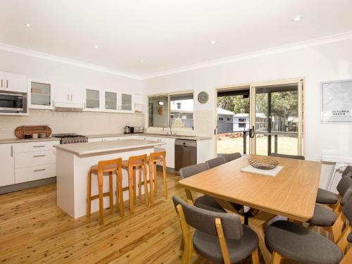 Thalassa I Pet Friendly I 2 Mins Walk to Beach — Culburra Beach — photo 4