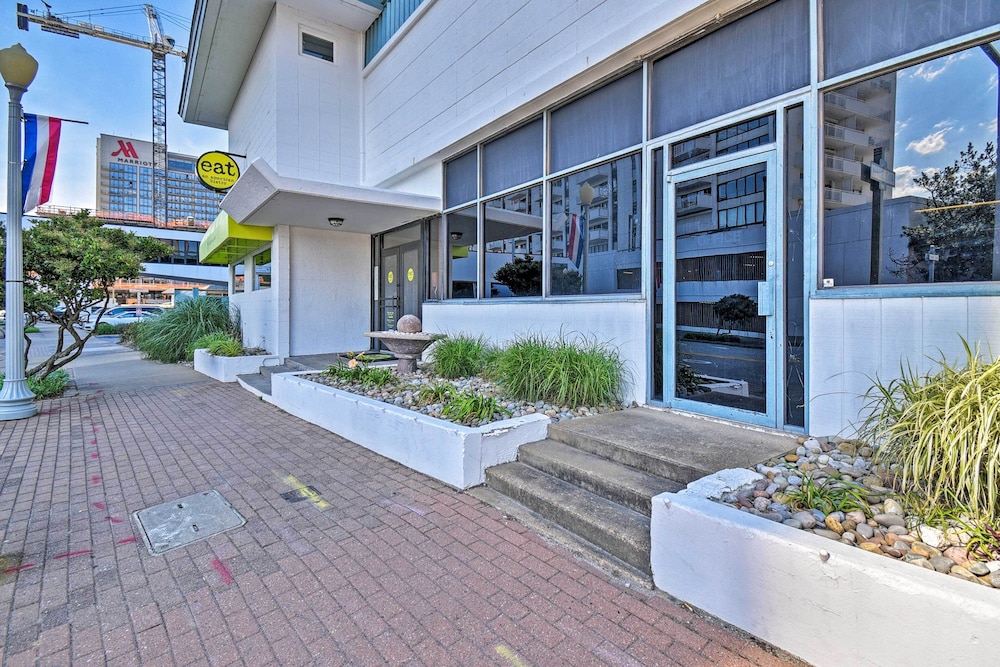 Oceanfront Resort Studio on Virginia Beach - photo 12