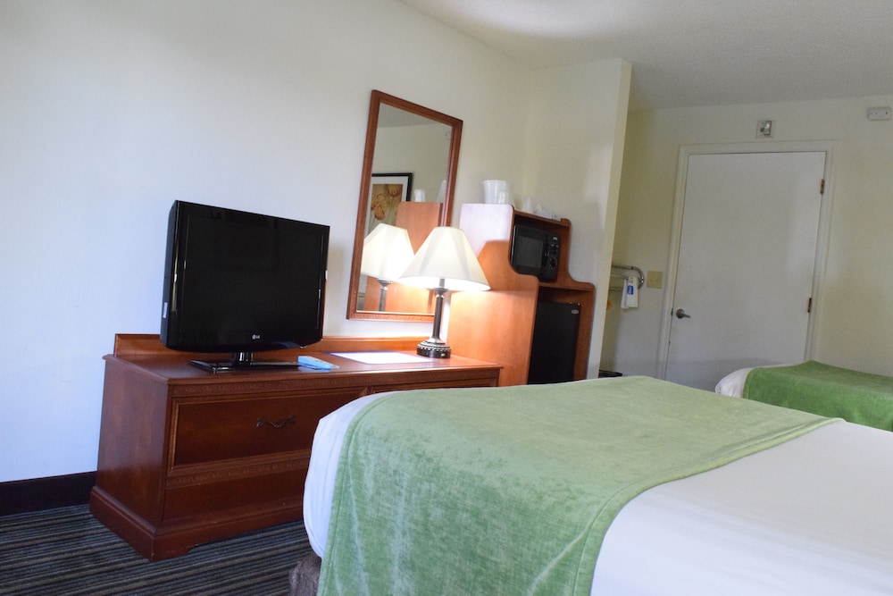 Ramada by Wyndham Savannah Gateway - photo 8