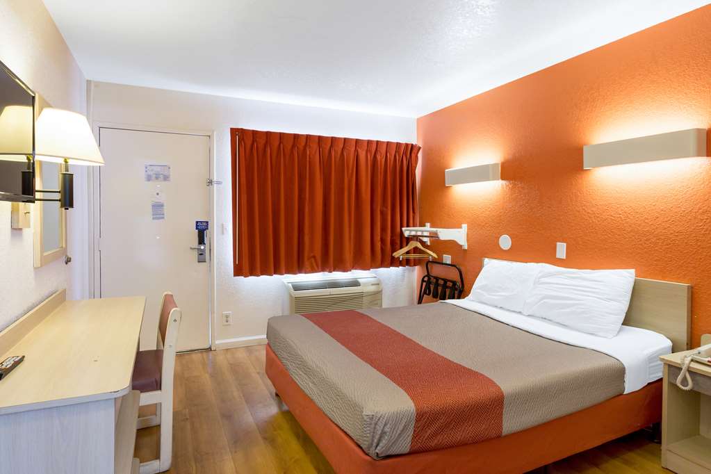 Motel 6 Albuquerque NM Northeast - photo 9