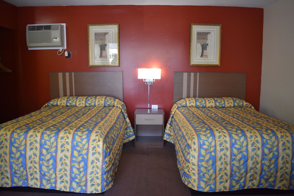 South Hills Motel - photo 23