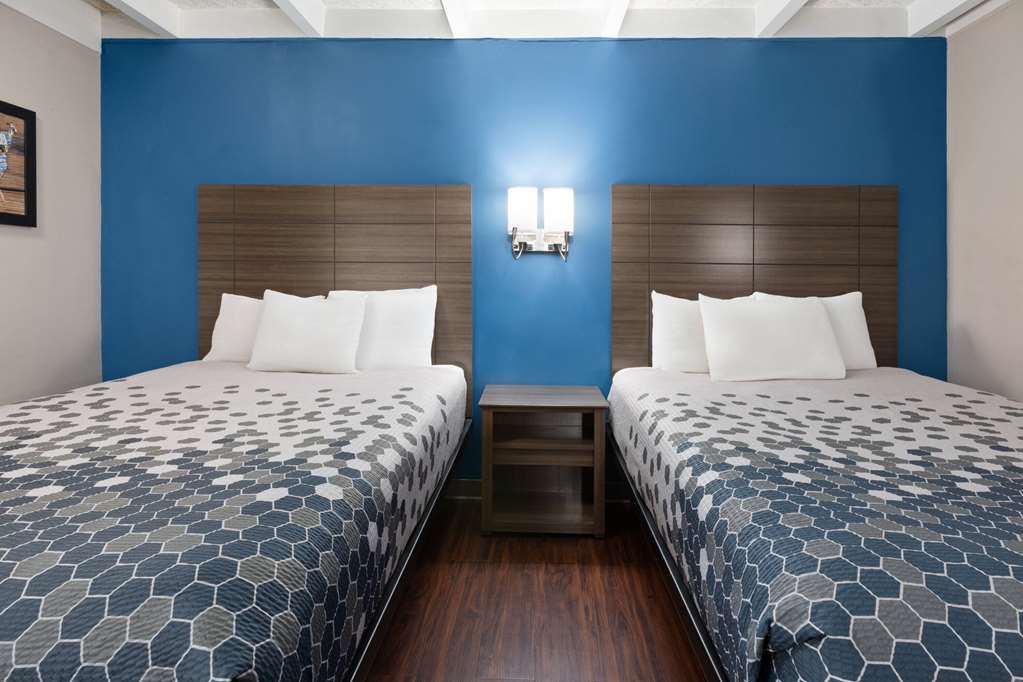 Baymont by Wyndham Bay City - photo 10