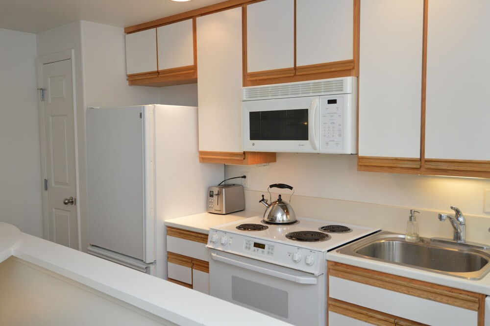 Old Hundred by Frias Properties - photo 12