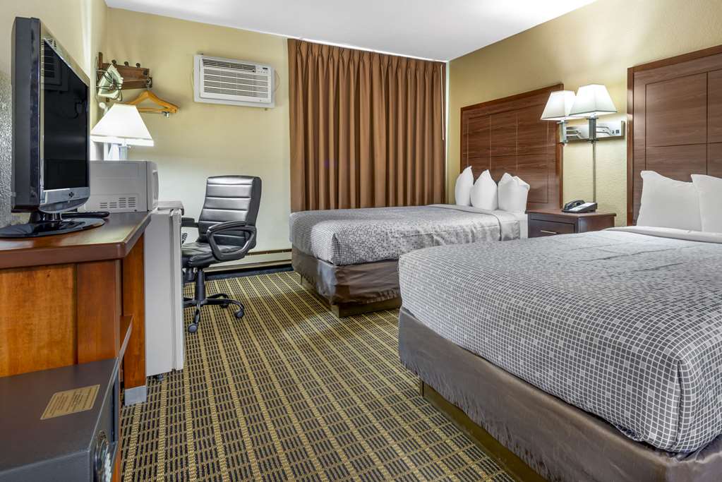 Econo Lodge La Crosse North - photo 14