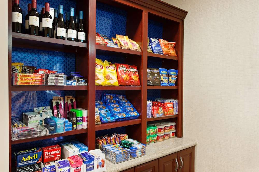 Hampton Inn & Suites Oakland Airport Alameda - photo 25