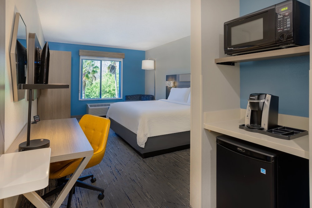 Holiday Inn Express Hotel & Suites New Tampa I 75 by IHG - photo 7