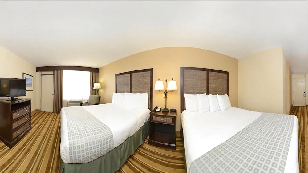 RUSHHH Daytona Beach Tapestry Collection by Hilton - photo 13