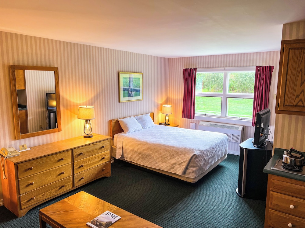 Stowe Motel & Snowdrift - photo 5
