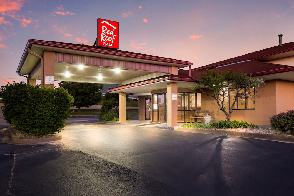 Red Roof Inn Shelbyville - photo 29