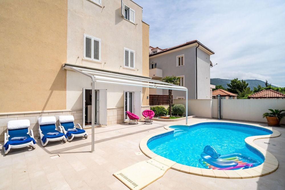 Lorena Suite with private pool