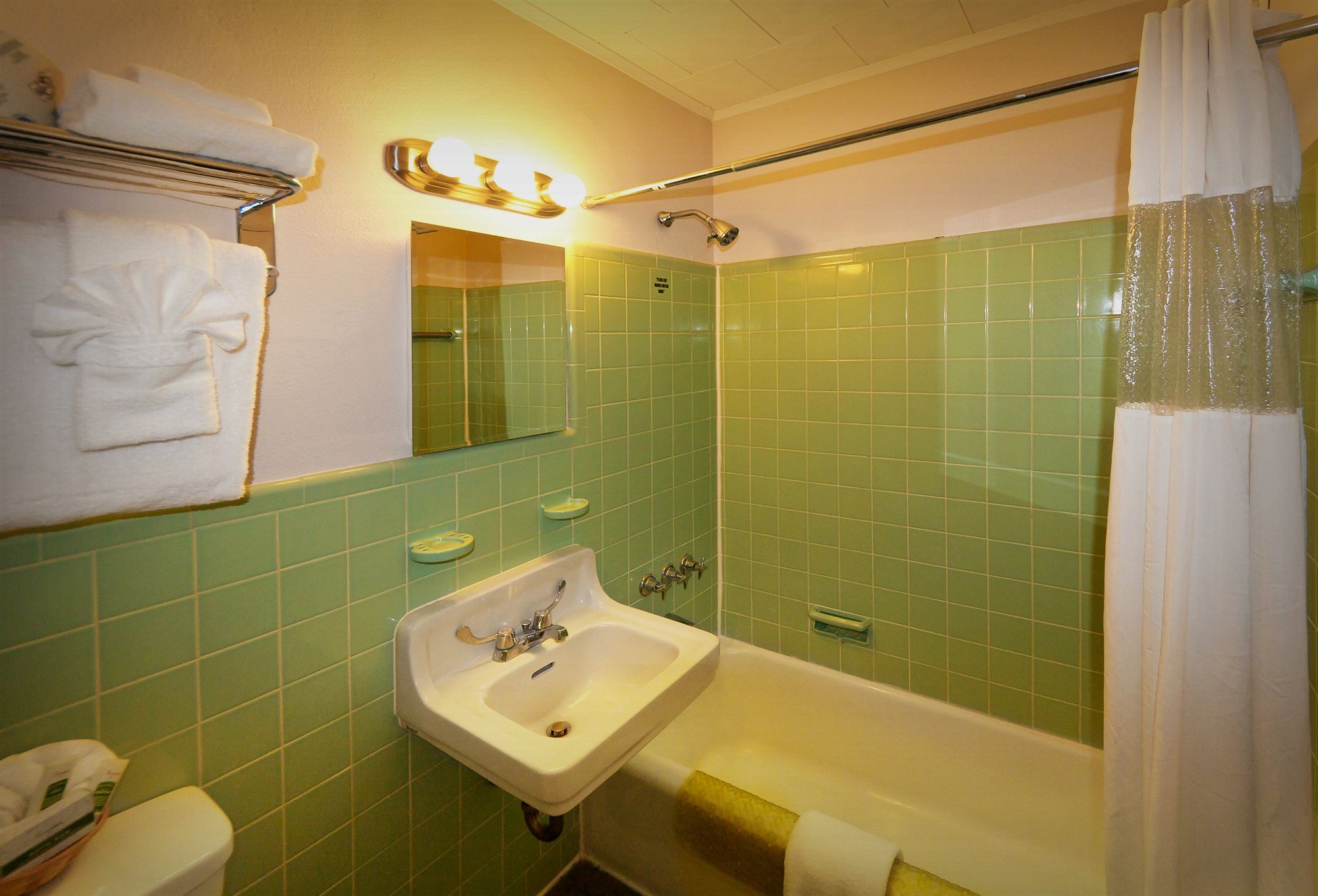 Beach Plaza Hotel - photo 10