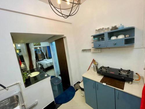 Shubhlaxmi Studio Apartment with sit out Linking rd