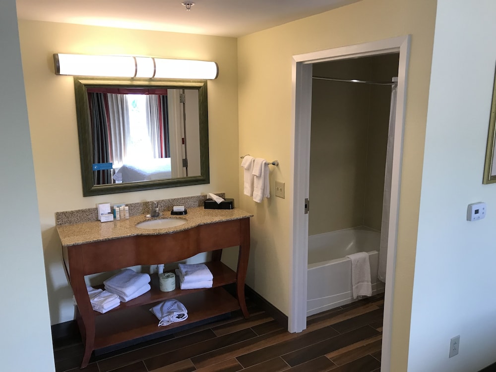Hampton Inn & Suites Lamar - photo 96