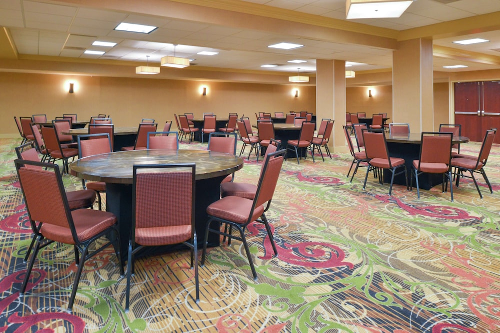 Hampton Inn Frederick - photo 45
