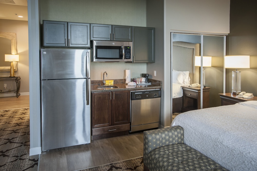Hampton Inn and Suites New Orleans Convention Center - photo 40