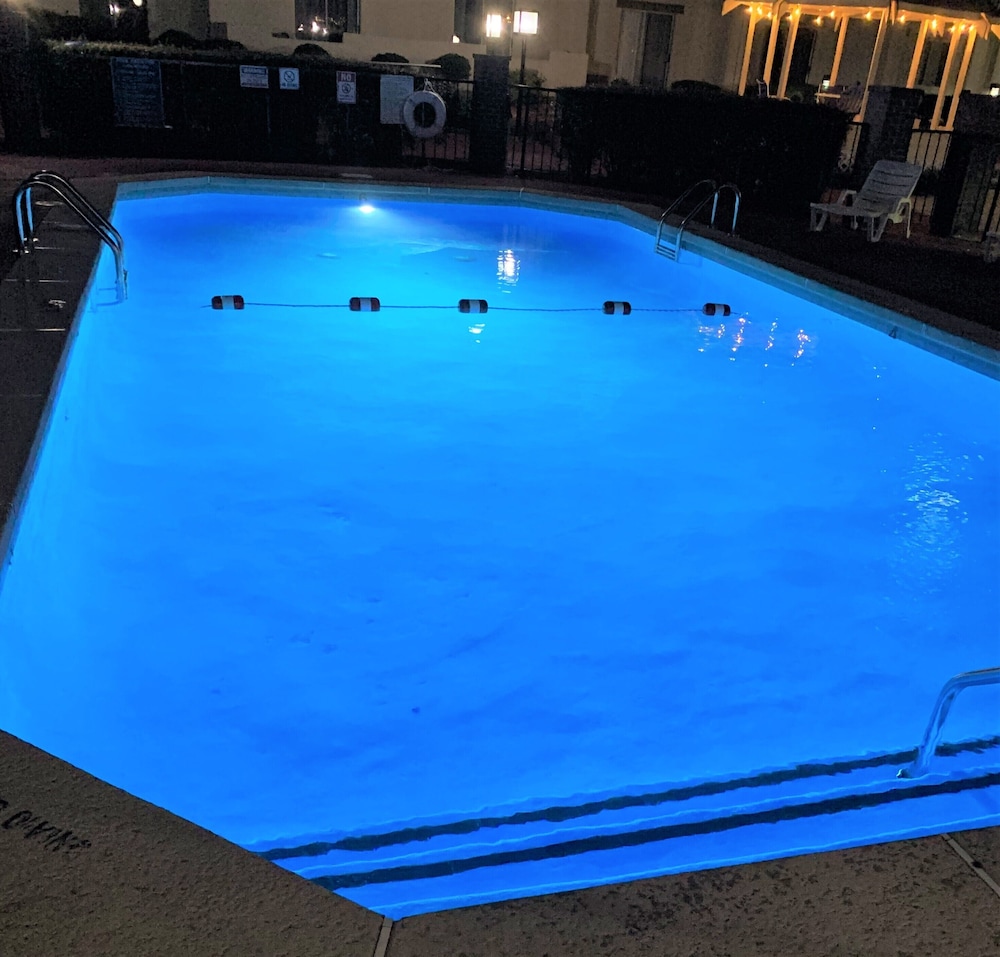 Baymont by Wyndham Norcross Atlanta - photo 18