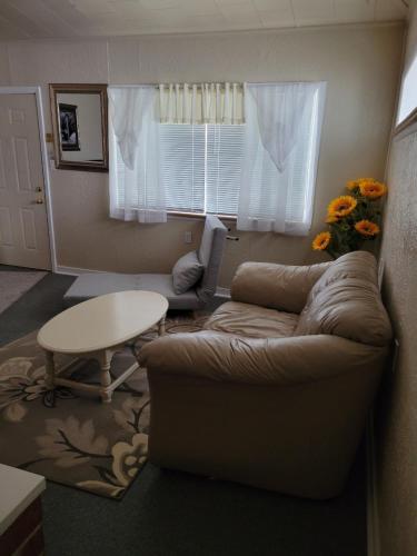 Husker Inn - photo 13