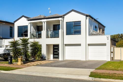 Swainson on 1 Lexington 200m to Beach — hotel in Henley Beach