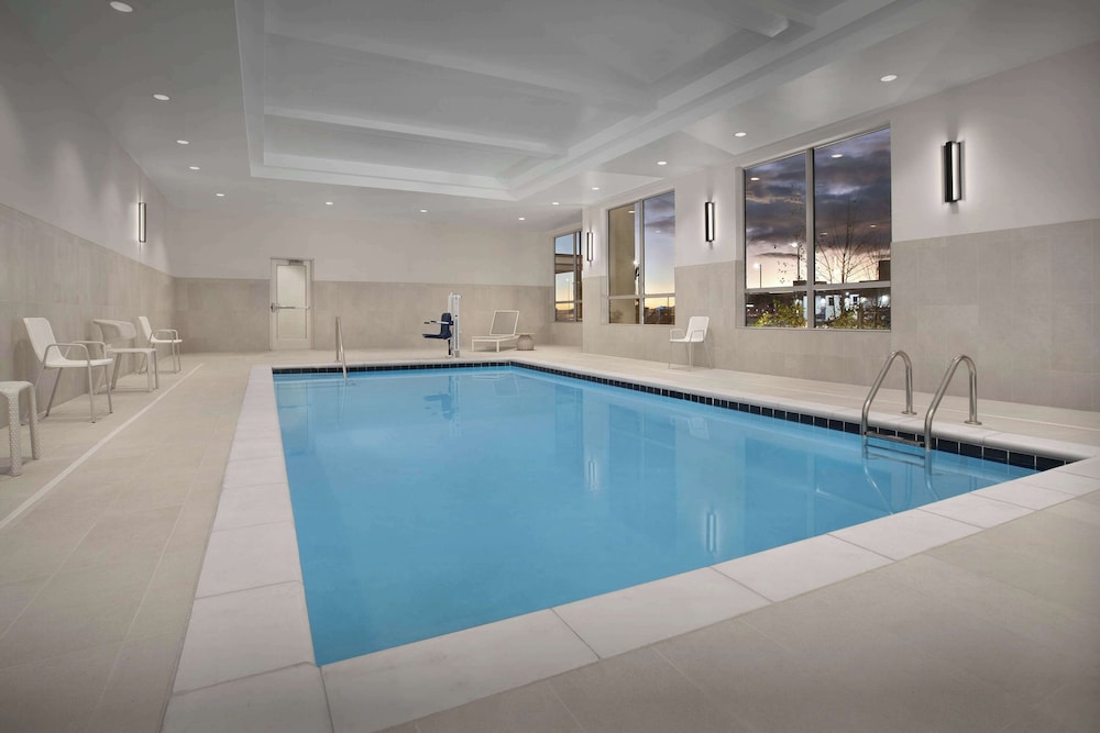 Hilton Garden Inn Denver Airport Tower Road - photo 20