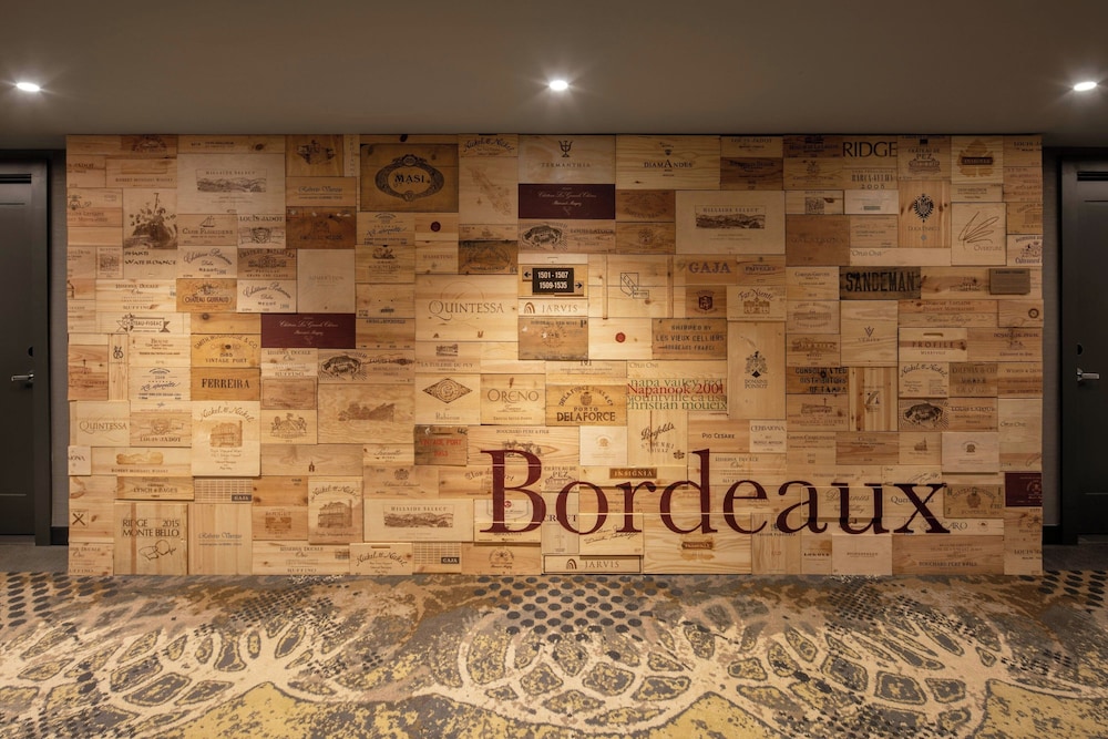 Epicurean Atlanta Autograph Collection - photo 61