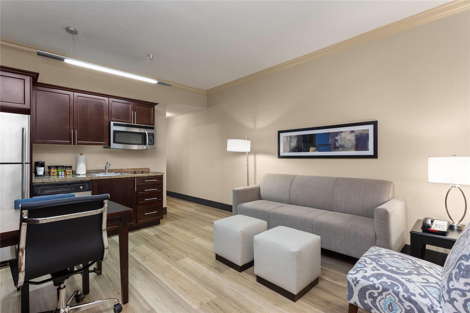 Hawthorn Extended Stay by Wyndham West Palm Beach Airport - photo 6