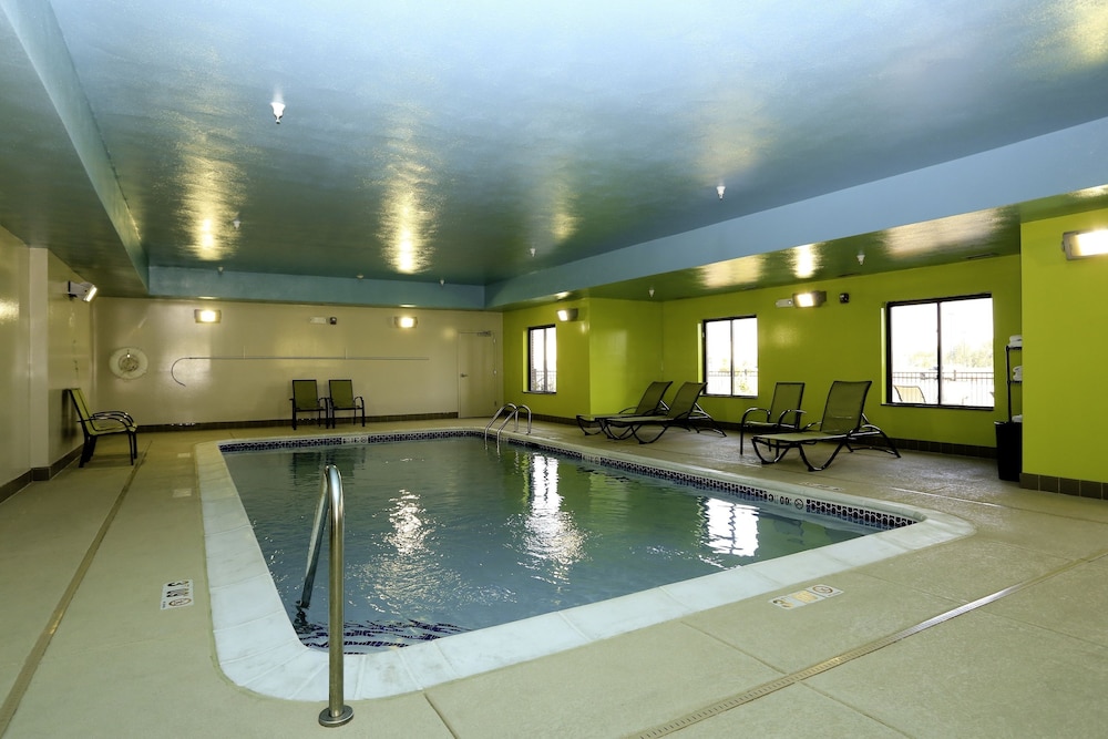 Holiday Inn Express Hotel & Suites Marion Northeast by IHG - photo 9