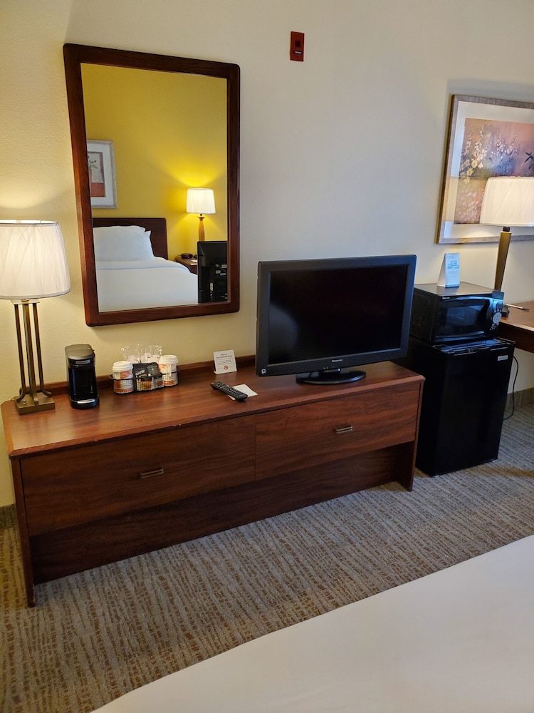 Wingate by Wyndham Uniontown - photo 23