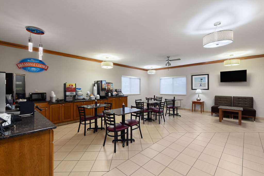 Baymont by Wyndham Waterloo - photo 12