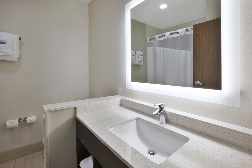 Holiday Inn Express & Suites Parkersburg East by IHG - photo 22