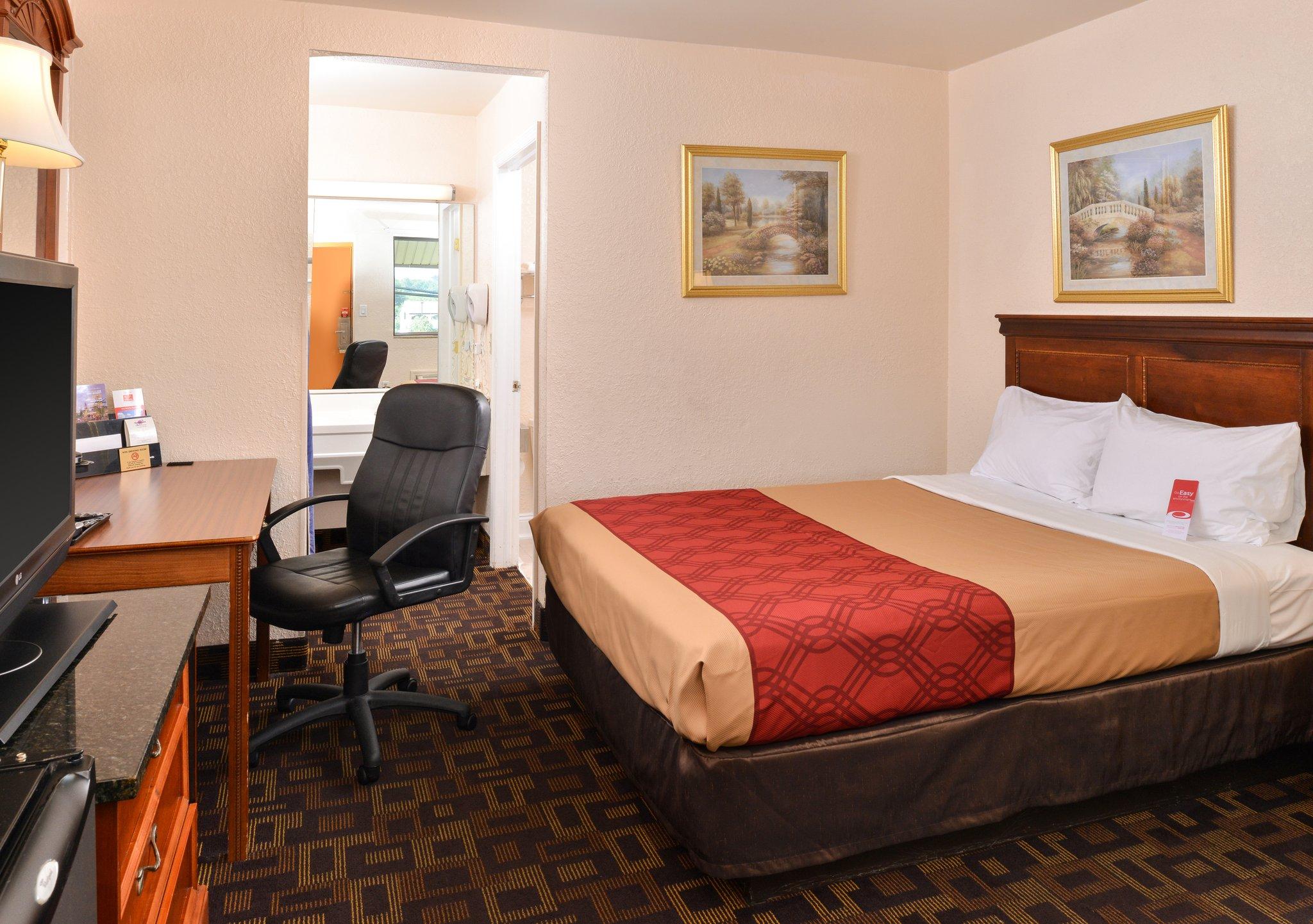 Econo Lodge Bellmawr - photo 10