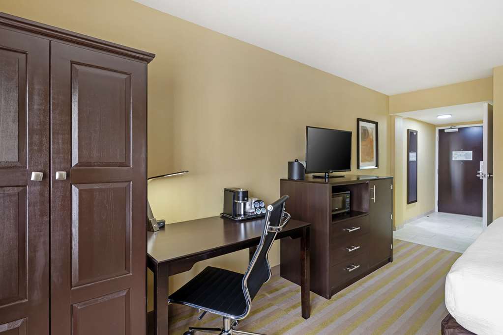 Best Western Plus Thornburg Inn & Suites - photo 4