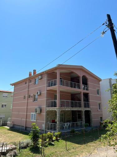 Apartmani Zlatičanin in Sutomore, Montenegro