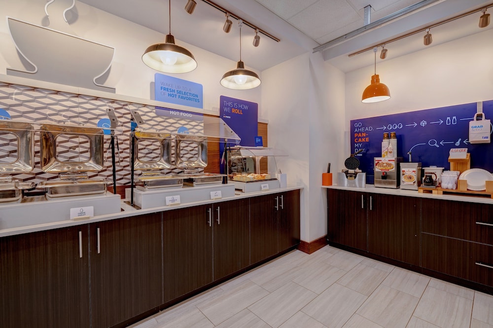 Holiday Inn Express & Suites Brighton by IHG - photo 59