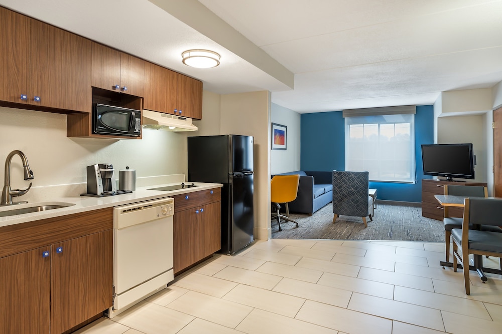 Holiday Inn Express and Suites Petersburg Fort Lee by IHG - photo 16