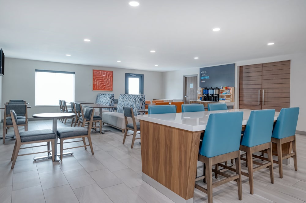 Holiday Inn Express Rensselaer by IHG - photo 34