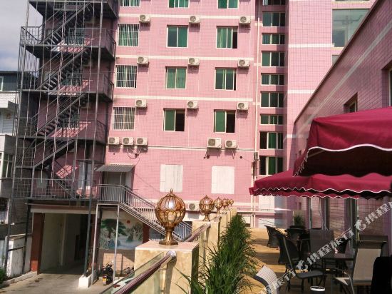 Huacheng Holiday Hotel in Hanyuan, People's Republic of China