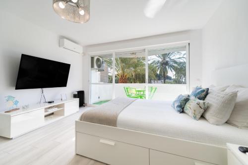 Moderno Estudio Y Piscina A 50 Metros De La Playa — Marbella
